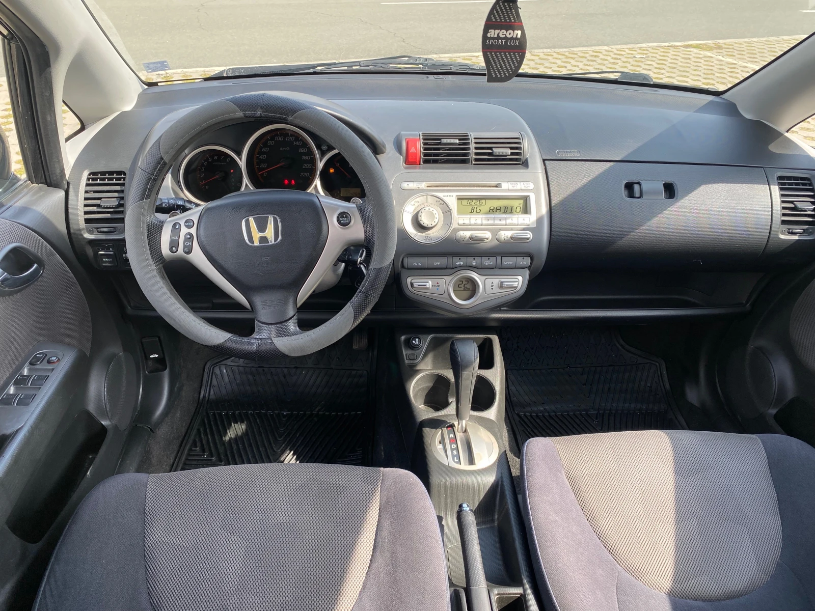 Honda Jazz 1, 4 Автоматик, снимка 9 - Автомобили и джипове - 53917222