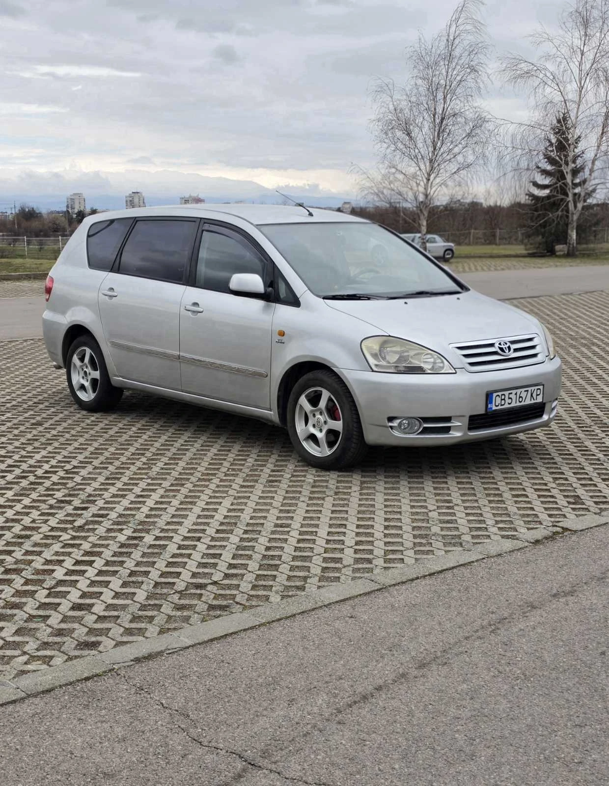 Toyota Avensis verso 2.0 D4D , снимка 2 - Автомобили и джипове - 53950162