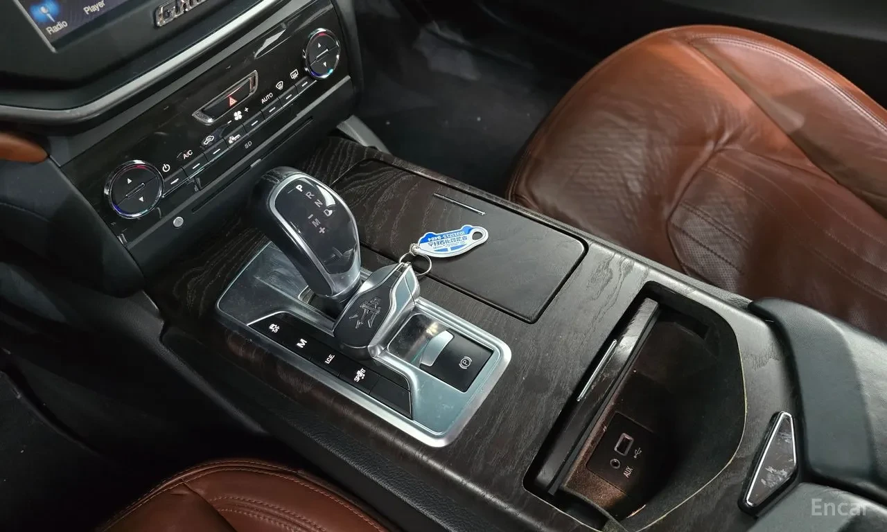 Maserati Ghibli 3.0S Q4, снимка 10 - Автомобили и джипове - 54727441