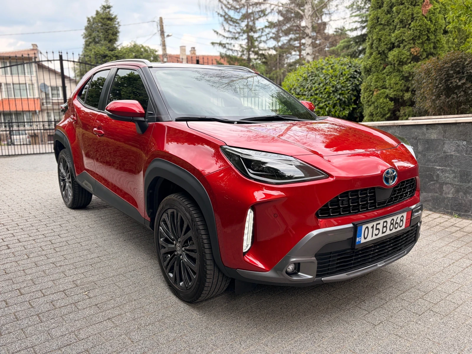 Toyota Yaris Cross 4x4 Заверена Гаранция в TOYOTA BG, снимка 3 - Автомобили и джипове - 54740079