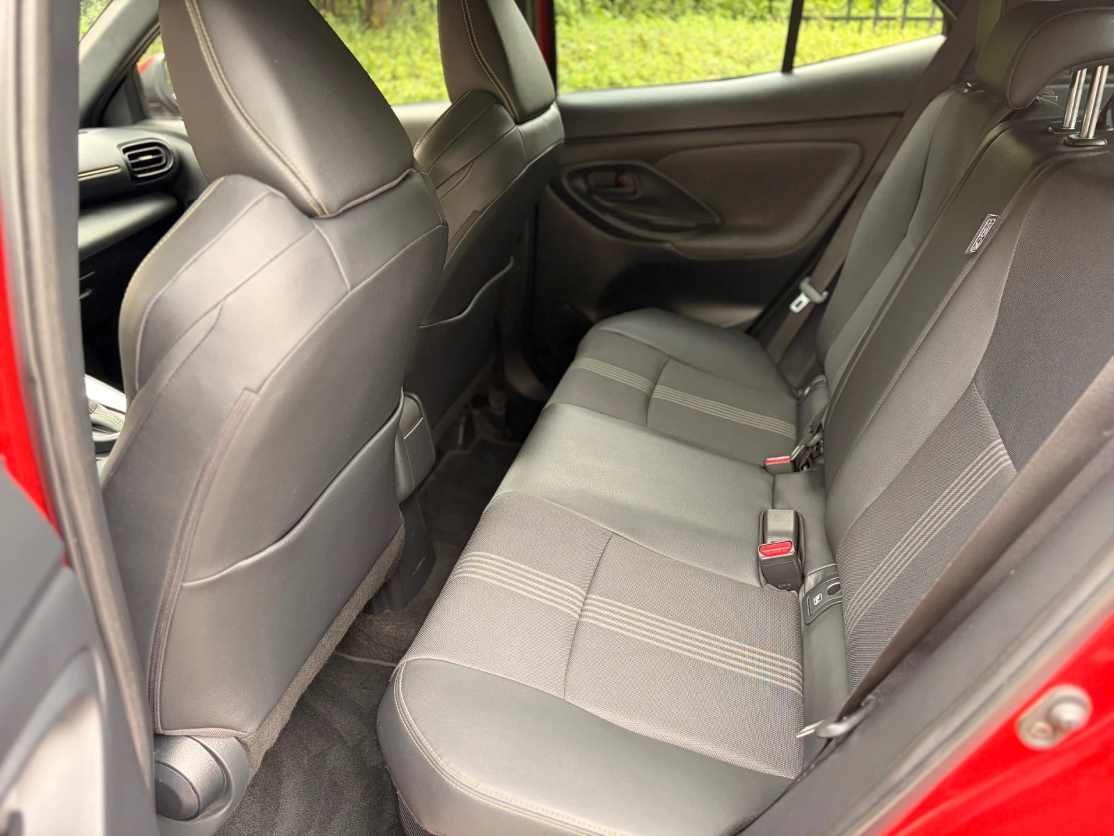 Toyota Yaris Cross 4x4 Заверена Гаранция в TOYOTA BG, снимка 10 - Автомобили и джипове - 54740079