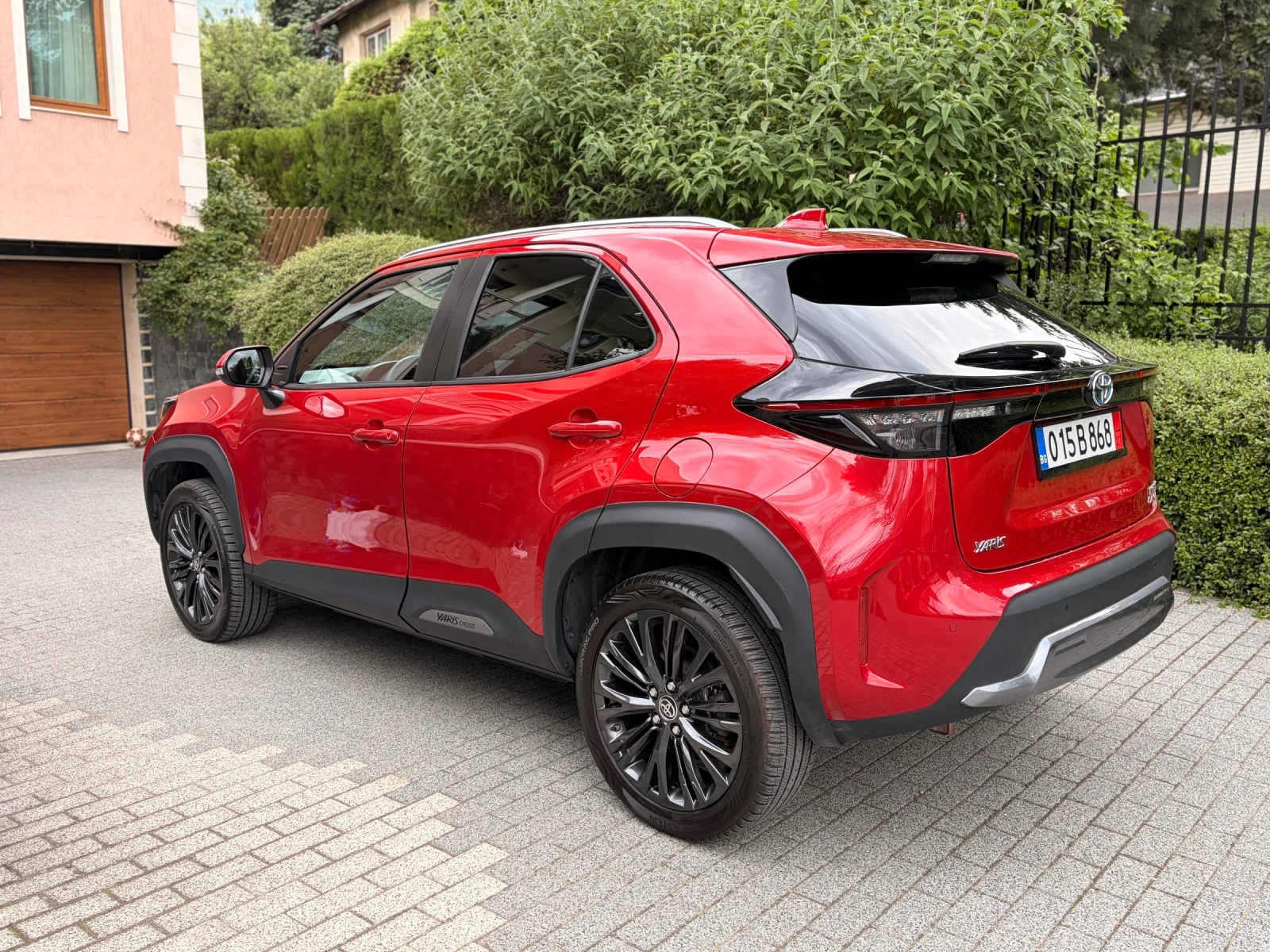 Toyota Yaris Cross 4x4 Заверена Гаранция в TOYOTA BG, снимка 6 - Автомобили и джипове - 54740079