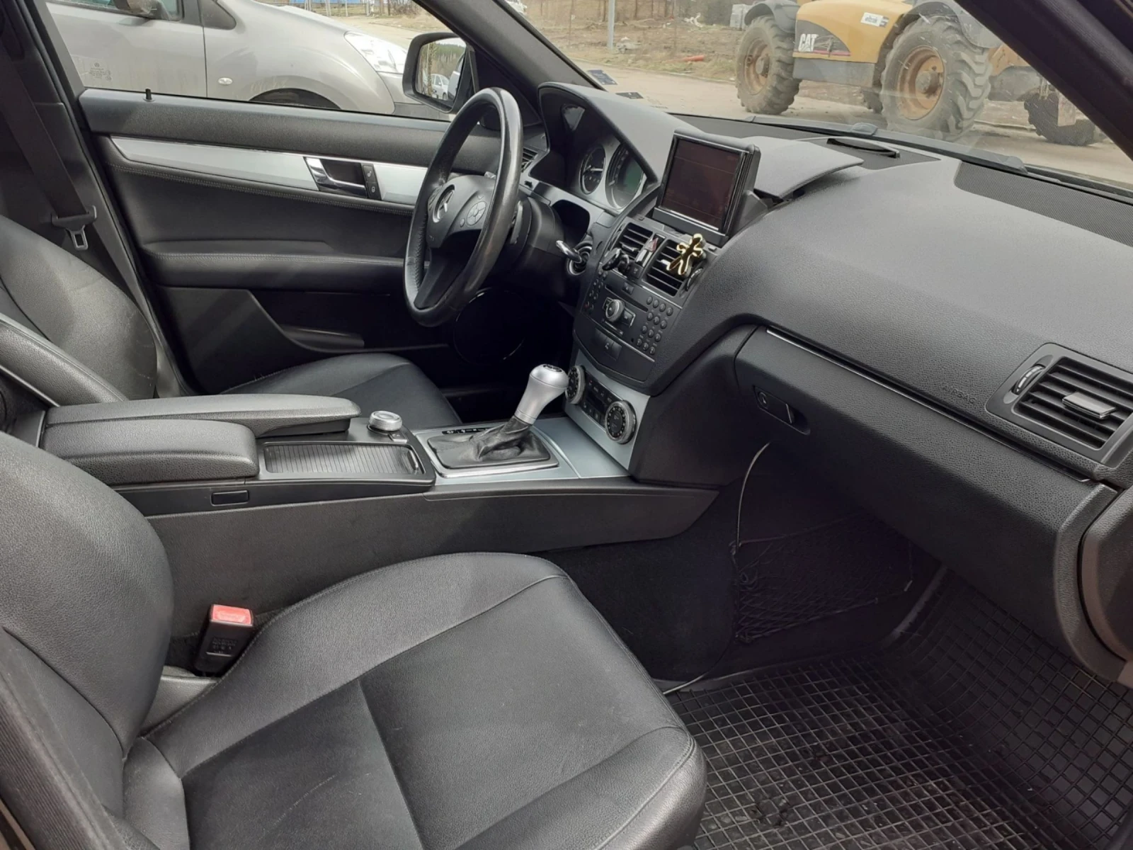 Mercedes-Benz C 320 Avangard 4-matic, снимка 6 - Автомобили и джипове - 54854534