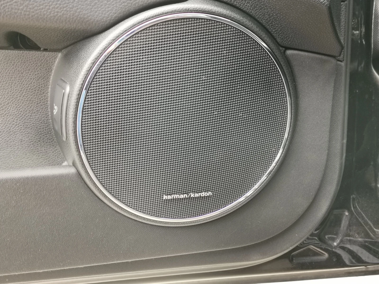 Mercedes-Benz C 320 Avangard 4-matic, снимка 9 - Автомобили и джипове - 54854534