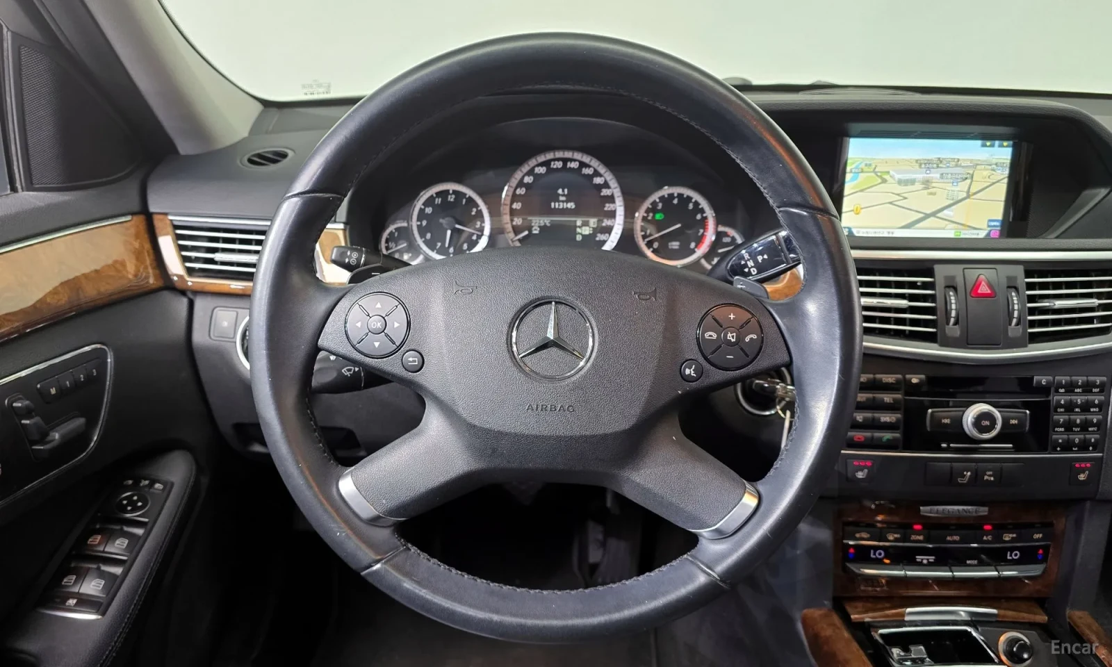 Mercedes-Benz E 300 113000KM!!!ELEGANCE, снимка 12 - Автомобили и джипове - 55045153
