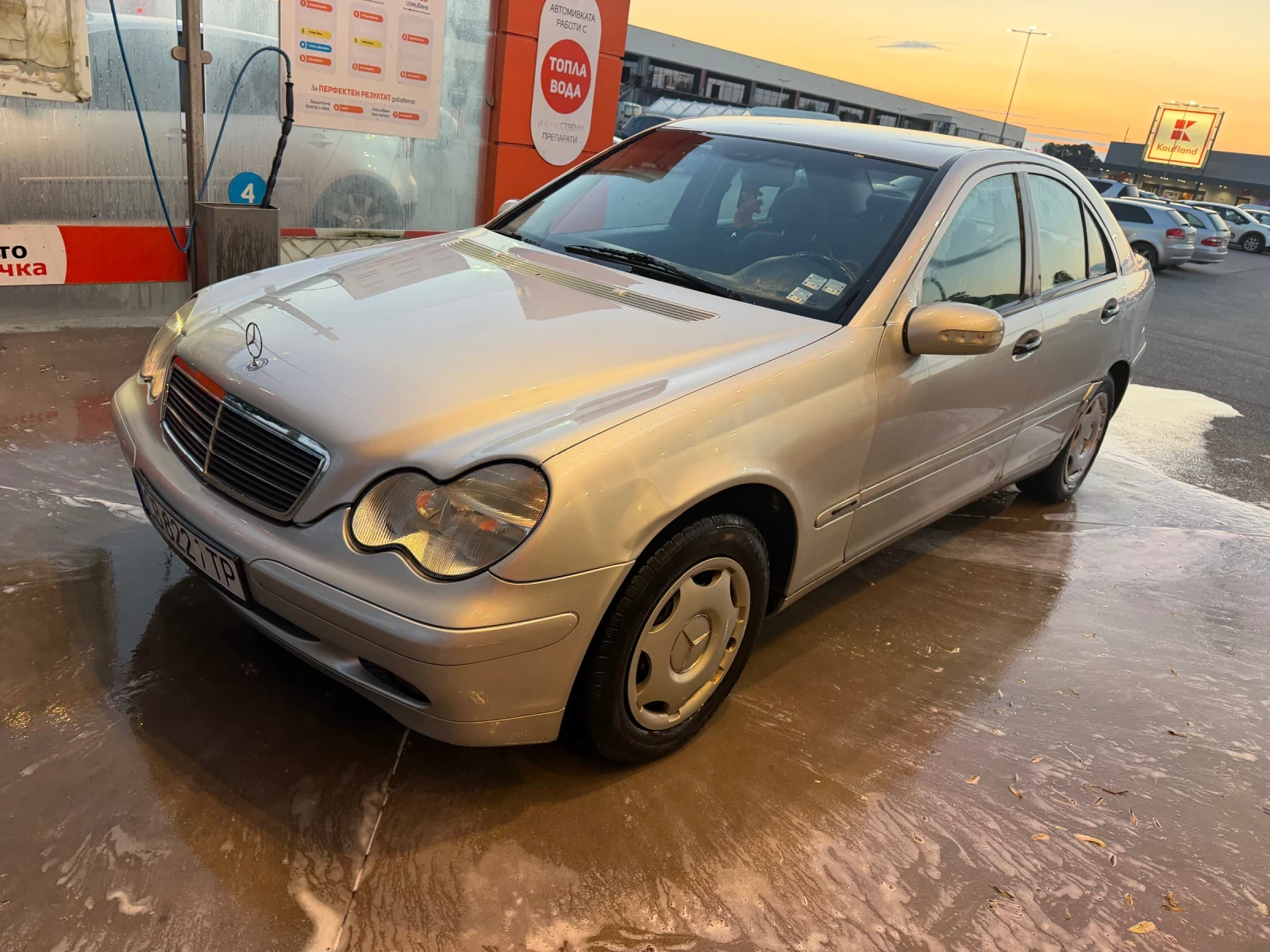 Mercedes-Benz 110, снимка 2 - Автомобили и джипове - 55405318