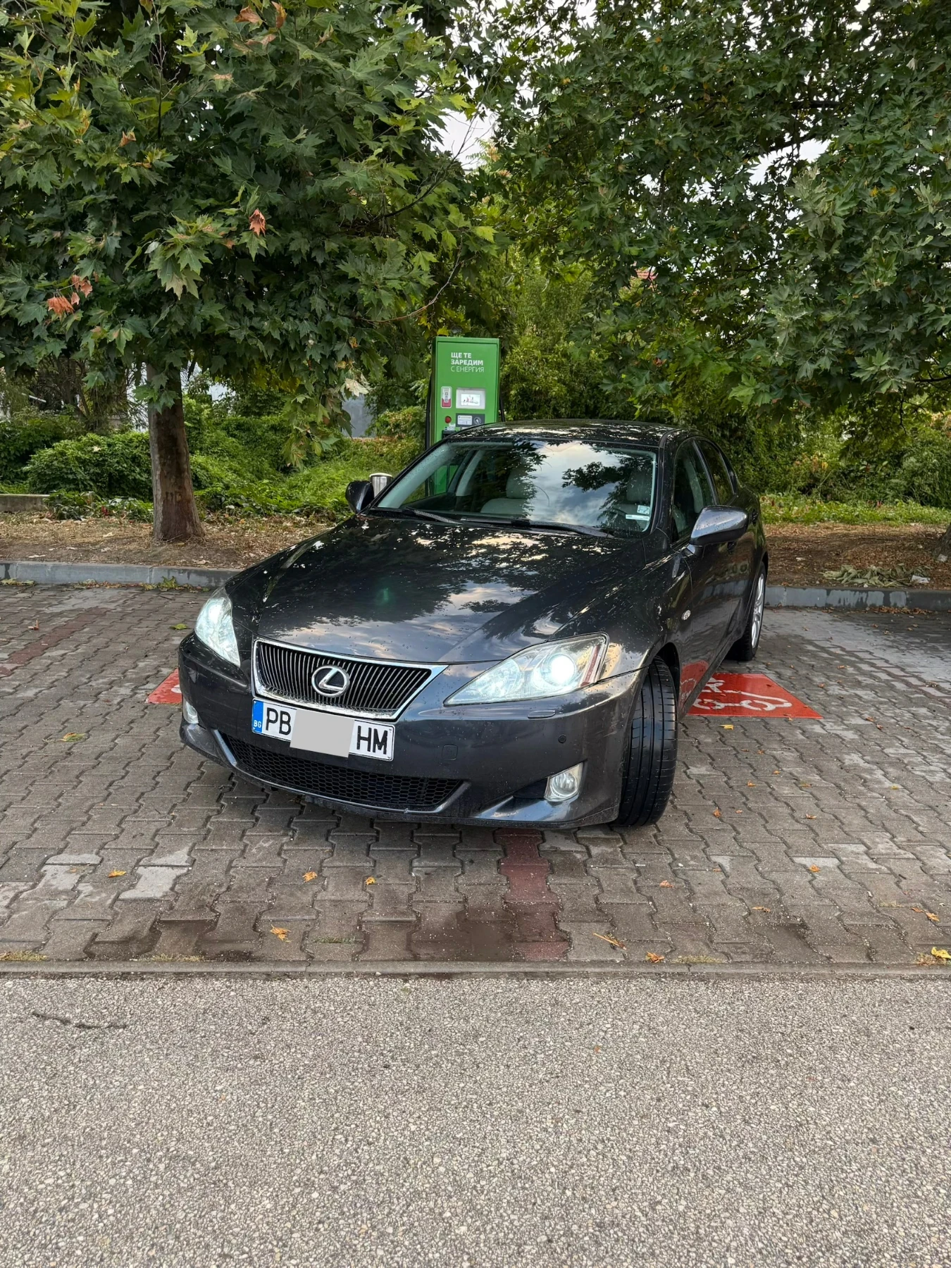 Lexus IS 220d Luxury , снимка 2 - Автомобили и джипове - 55792618