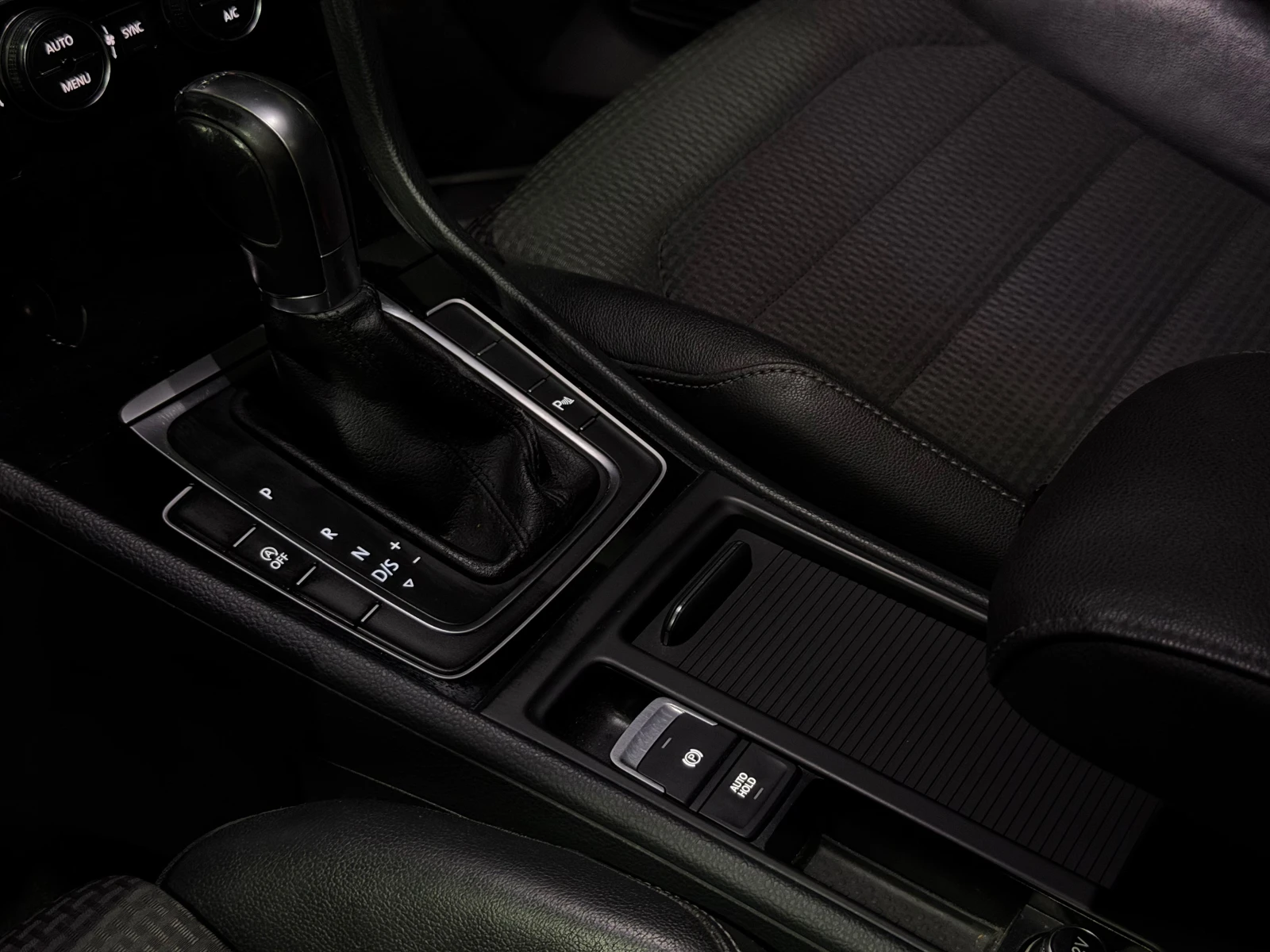 VW Golf, снимка 11 - Автомобили и джипове - 55793416