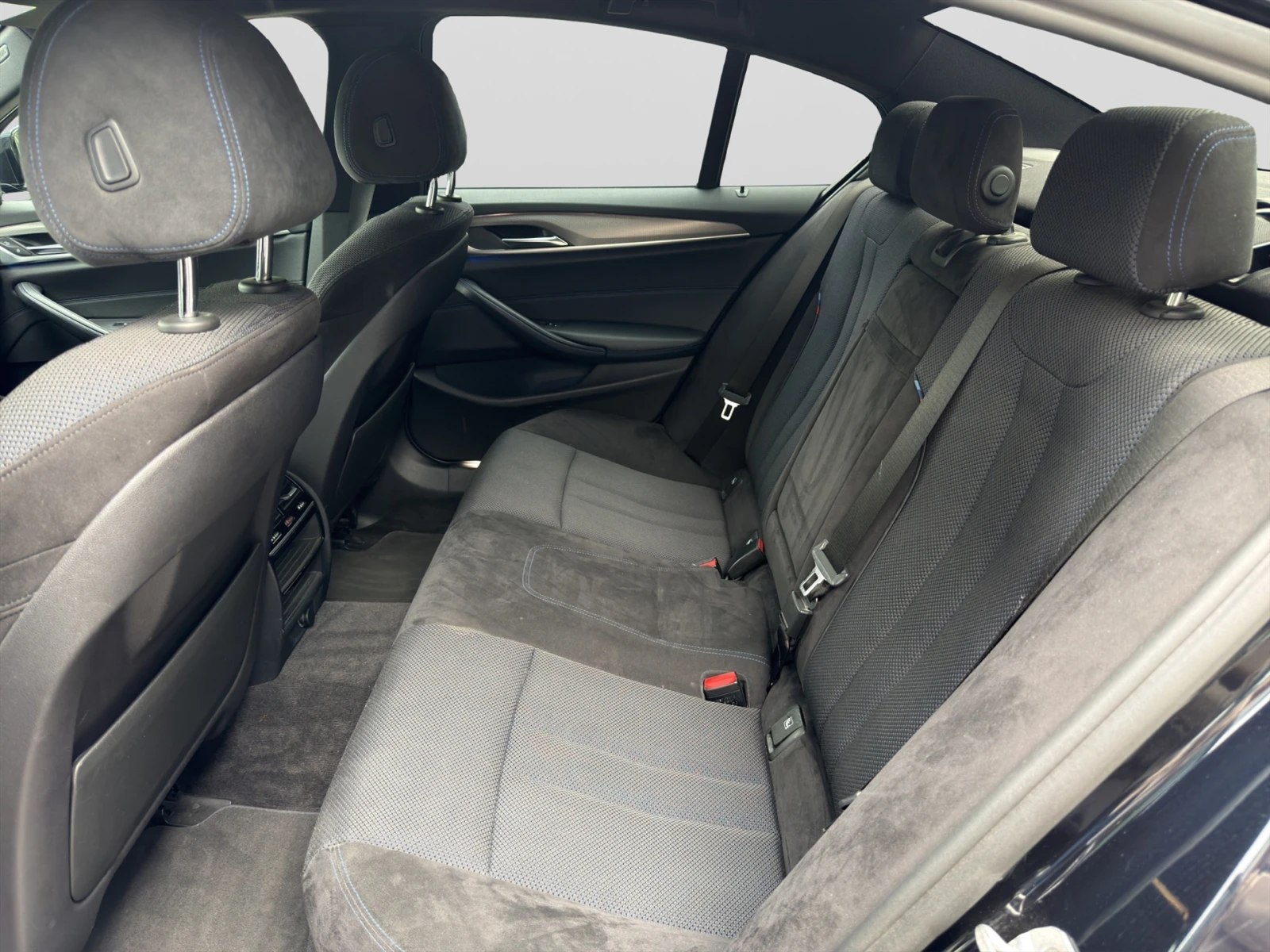 BMW 520 xDrive, снимка 5 - Автомобили и джипове - 55895563