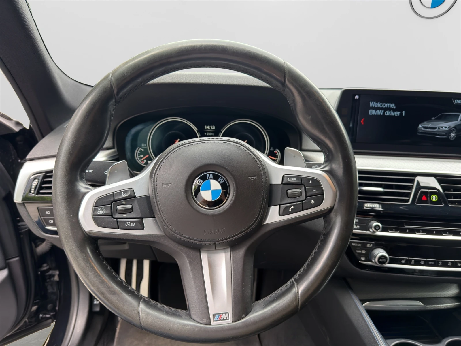 BMW 520 xDrive, снимка 8 - Автомобили и джипове - 55895563