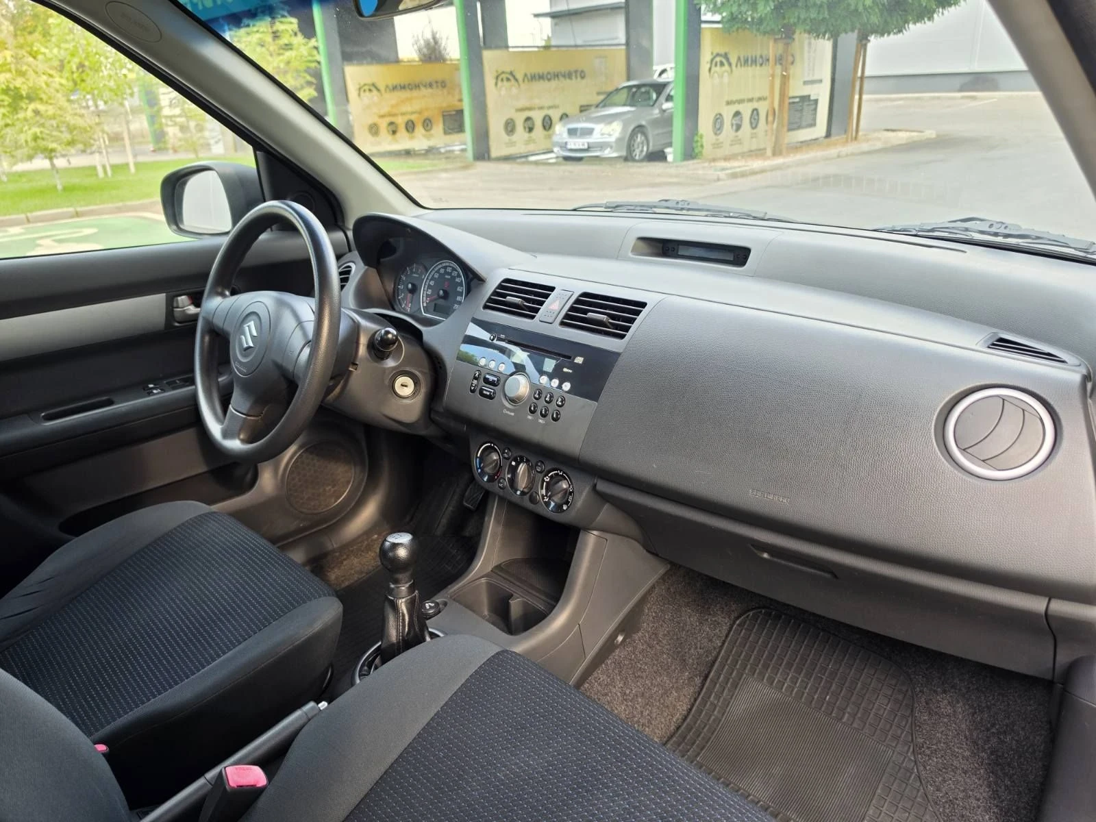 Suzuki Swift 1.3, снимка 10 - Автомобили и джипове - 55939310