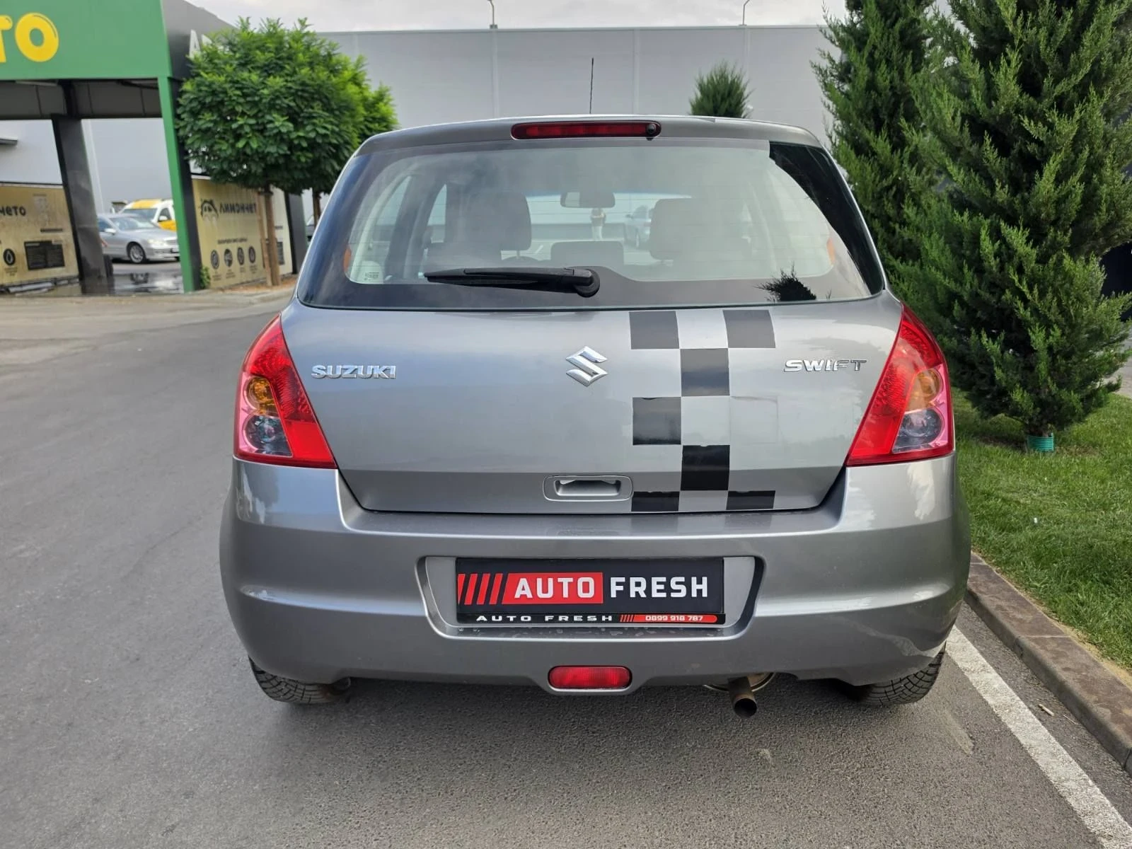 Suzuki Swift 1.3, снимка 4 - Автомобили и джипове - 55939310