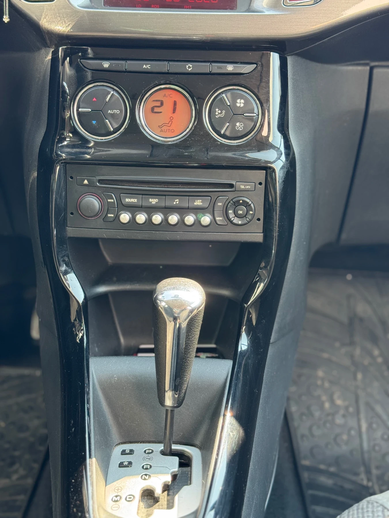 Citroen C3 1.6 VTi, Automatic, Exclusive, снимка 12 - Автомобили и джипове - 55966808
