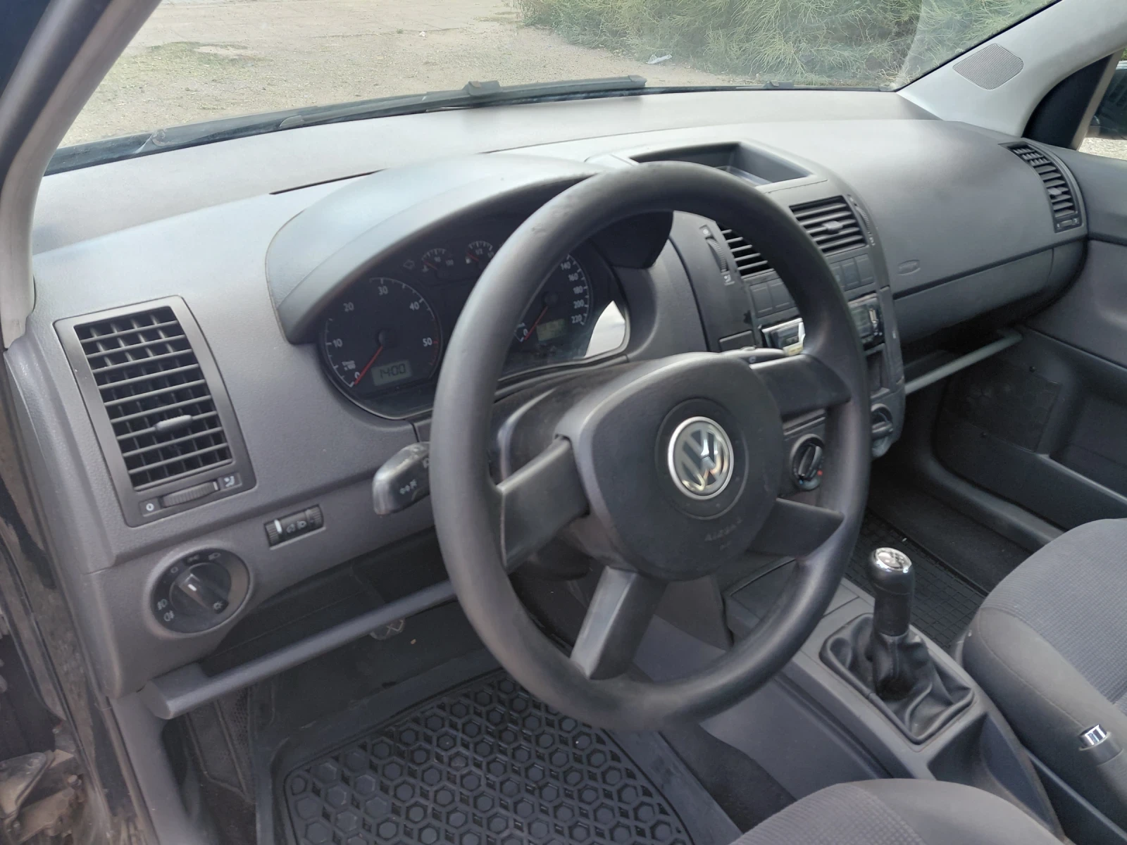 VW Polo 1.9 tdi . 101 k.c, снимка 12 - Автомобили и джипове - 56211936