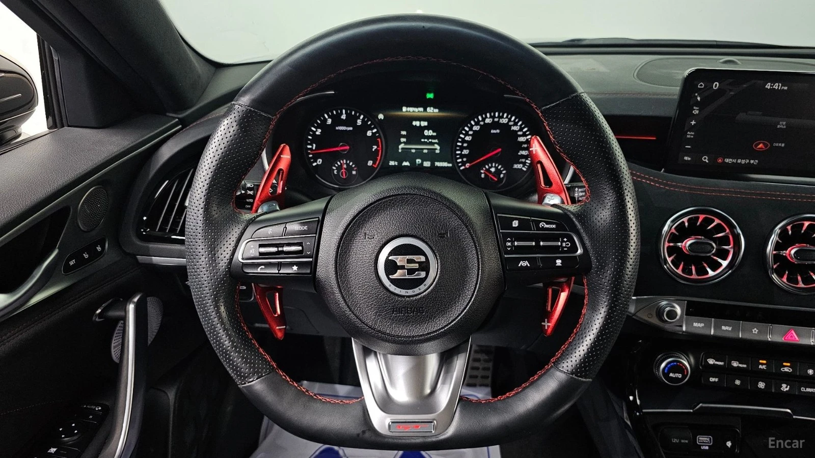 Kia Stinger 3.3 GT Masters Turbo | LEXICON| 360| HUD| ALCANTAR, снимка 13 - Автомобили и джипове - 56215024