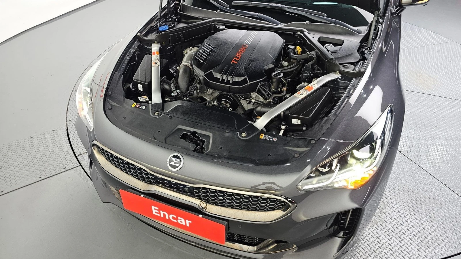 Kia Stinger 3.3 GT Masters Turbo | LEXICON| 360| HUD| ALCANTAR, снимка 6 - Автомобили и джипове - 56215024