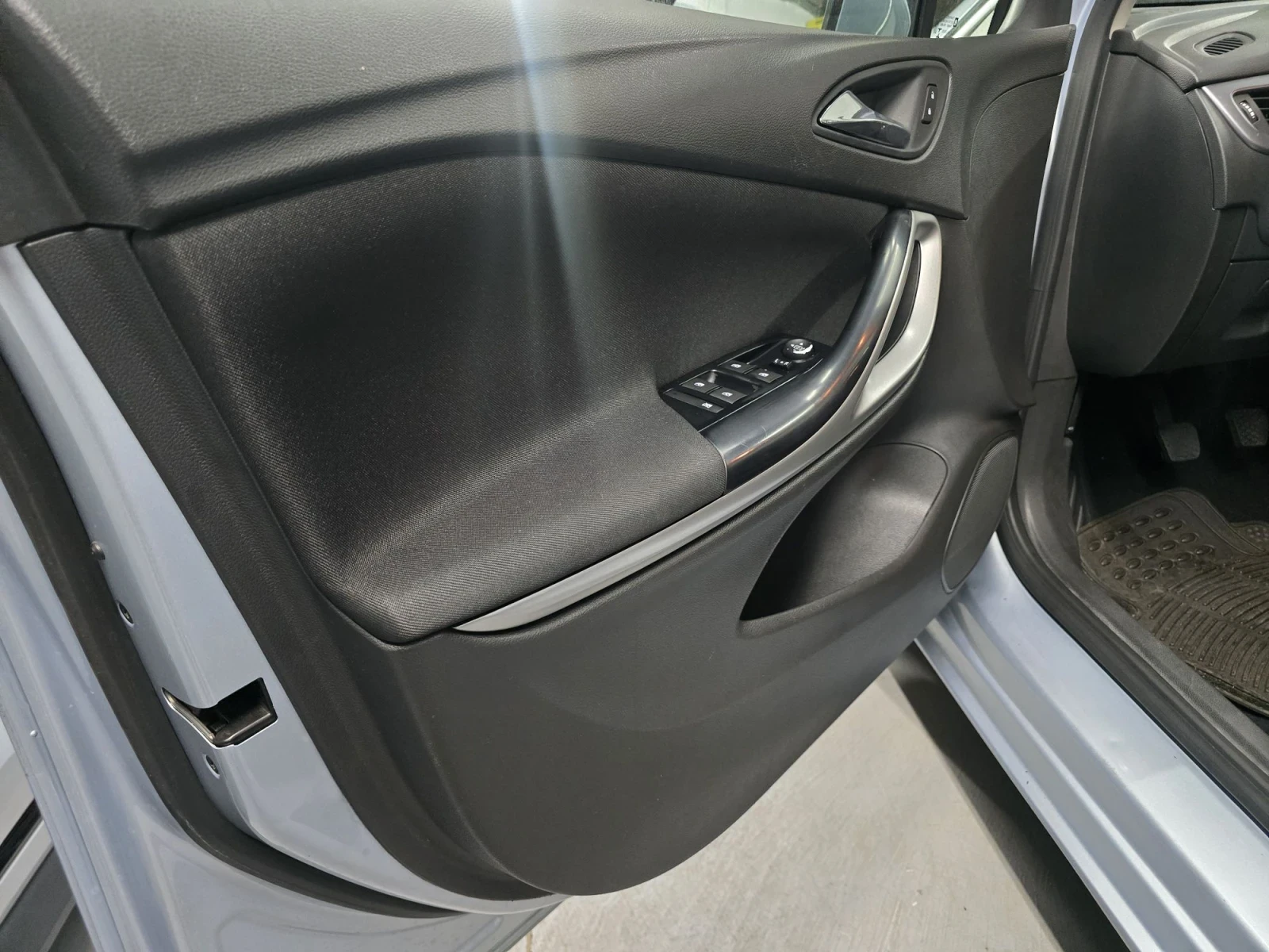 Opel Astra 1, 6 cdti 110hp, снимка 3 - Автомобили и джипове - 56333674