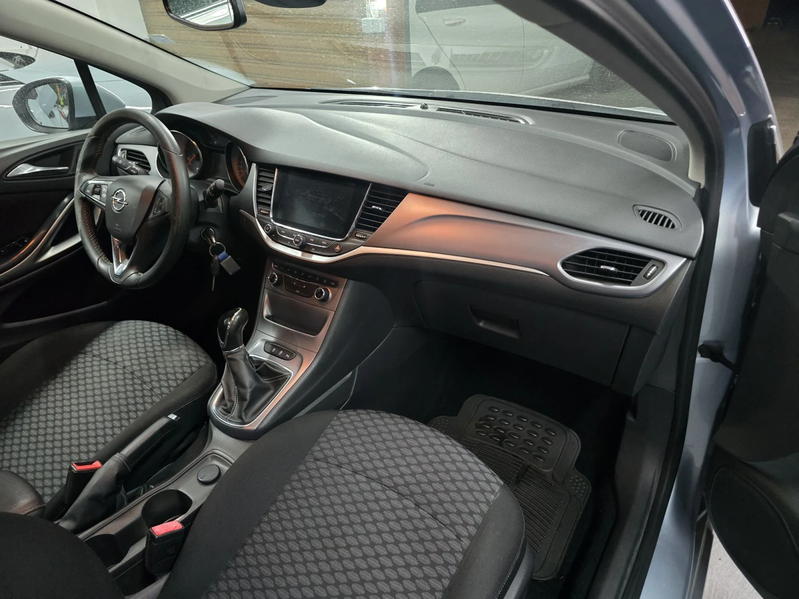 Opel Astra 1, 6 cdti 110hp, снимка 7 - Автомобили и джипове - 56333674