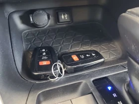 Toyota Rav4 XLE /CARFAX /Кожа/Подгрев/4х4/Панорама - 21000 € / 41072.43 лв. - 20153213 7