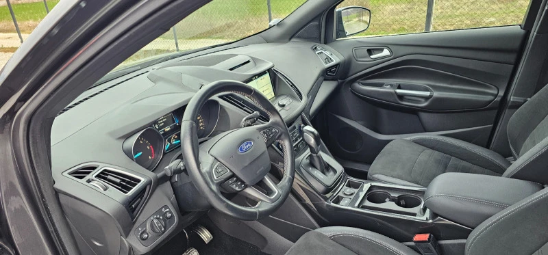 Ford Kuga 1.5 TDCI -ST-Line-120hp Navi, снимка 8 - Автомобили и джипове - 46356513