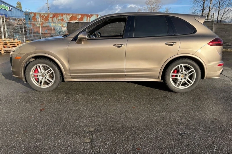 Porsche Cayenne * Turbo * CARFAX * БЕЗ ПЪРВОНАЧАЛНА ВНОСКА, снимка 2 - Автомобили и джипове - 53102573