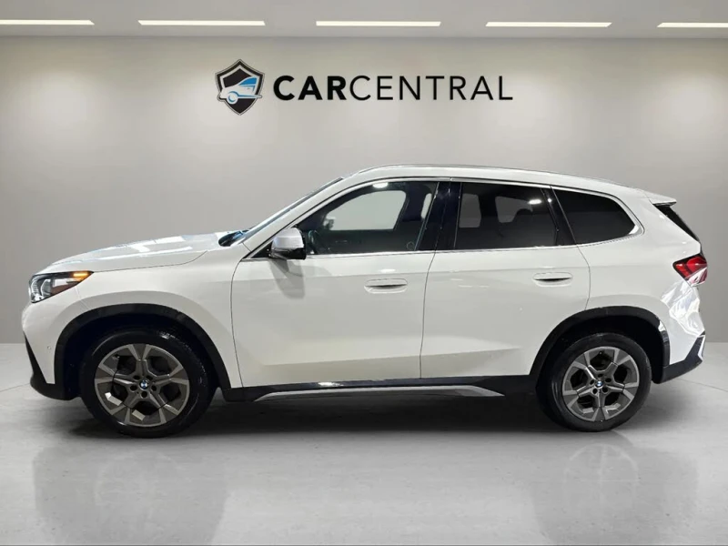 BMW X1 xDrive* АвтоКредит* (ЦЕНА ДО БГ), снимка 2 - Автомобили и джипове - 53480189