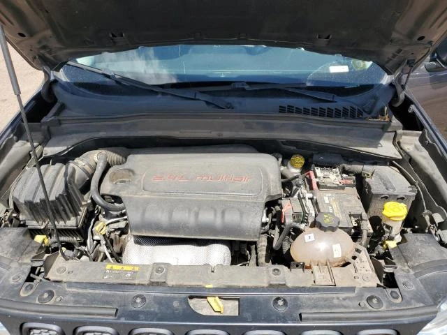 Jeep Renegade 2.4L 4 4x4 w/Front Whl Drv - изображение 3