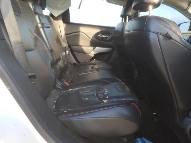 Jeep Cherokee 2.4L 4 4x4 w/Front Whl Drv, снимка 4 - Автомобили и джипове - 52937298