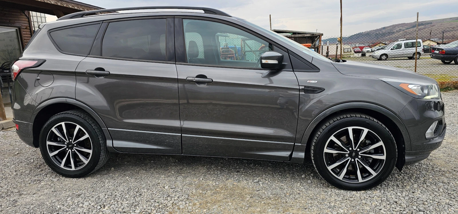 Ford Kuga 1.5 TDCI -ST-Line-120hp Navi - изображение 5