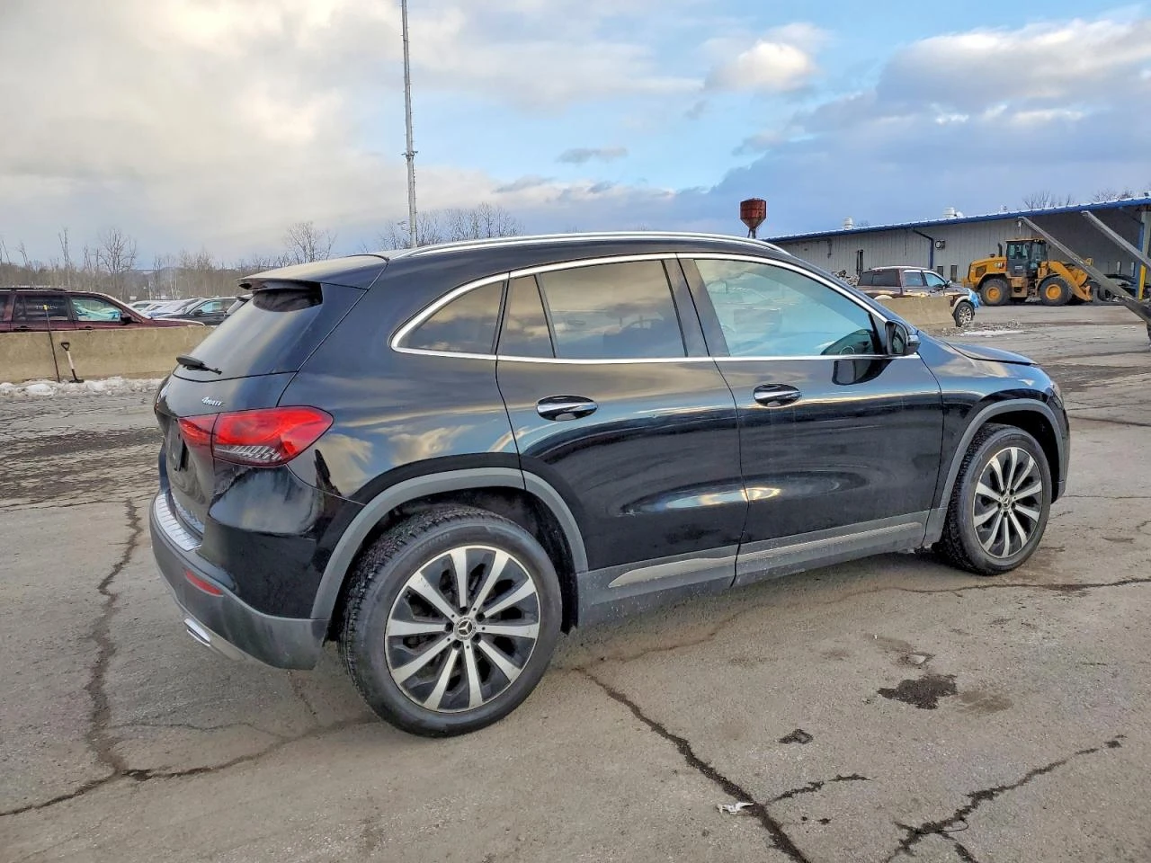 Mercedes-Benz GLA 250 4MATIC* KEYLESS* ПОДГРЕВ* КАМЕРА* CARPLAY* AMBIENT - изображение 6