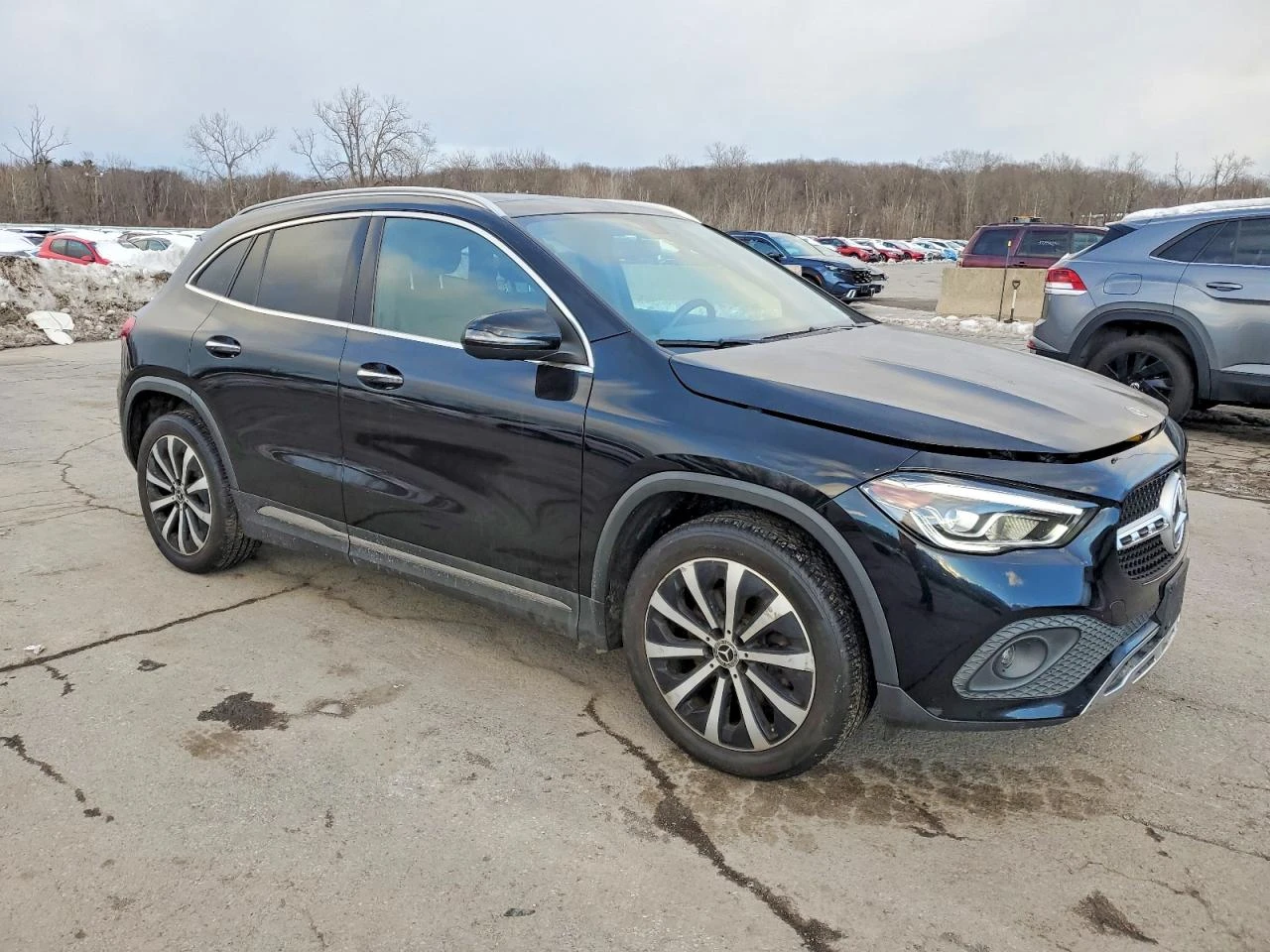 Mercedes-Benz GLA 250 4MATIC* KEYLESS* ПОДГРЕВ* КАМЕРА* CARPLAY* AMBIENT - изображение 3