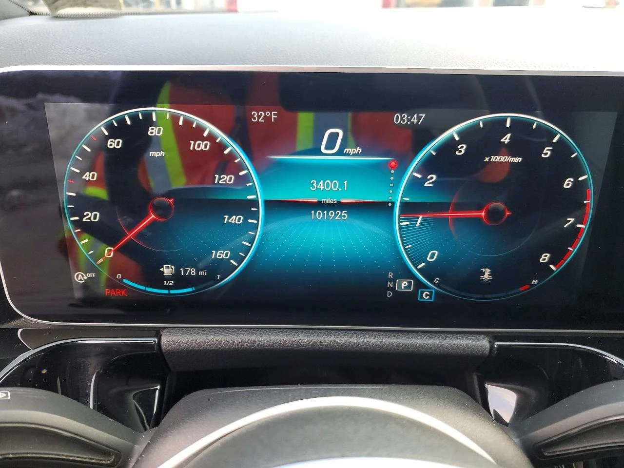 Mercedes-Benz GLA 250 4MATIC* KEYLESS* ПОДГРЕВ* КАМЕРА* CARPLAY* AMBIENT - изображение 10