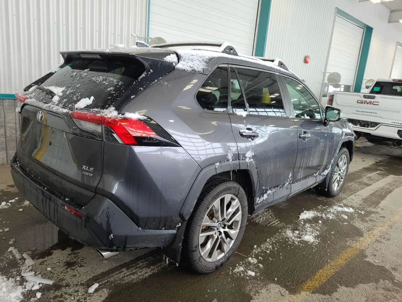 Toyota Rav4 XLE /CARFAX /Кожа/Подгрев/4х4/Панорама, снимка 3 - Автомобили и джипове - 53894186