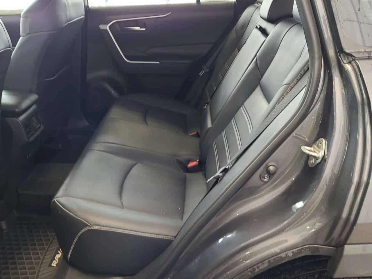 Toyota Rav4 XLE /CARFAX /Кожа/Подгрев/4х4/Панорама, снимка 8 - Автомобили и джипове - 53894186