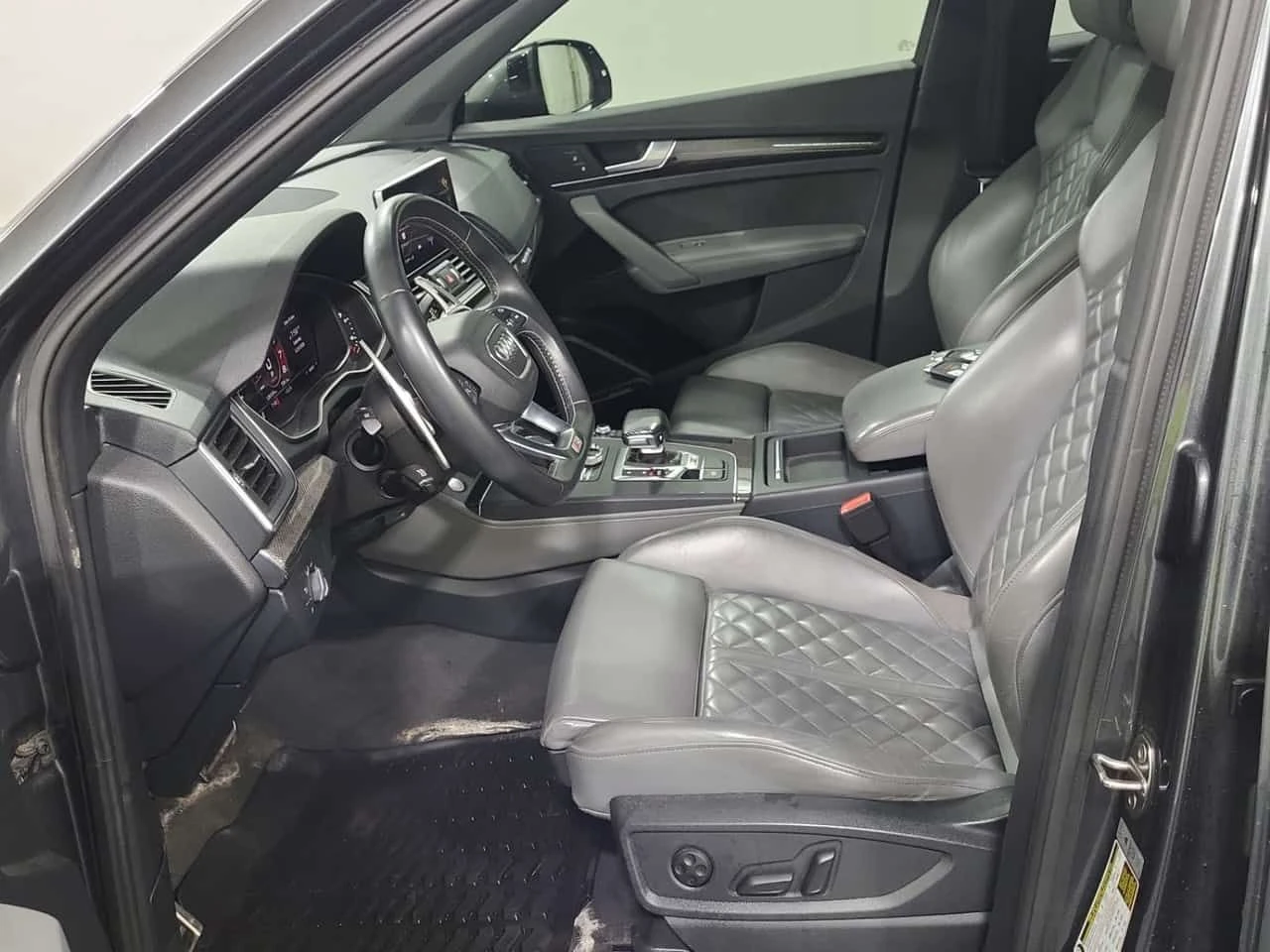 Audi SQ5 TECHNIK/CARFAX/ФИНАНСИРАНЕ, снимка 5 - Автомобили и джипове - 54663854