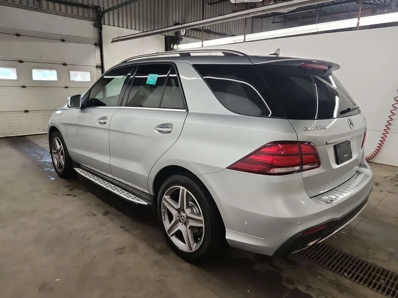 Mercedes-Benz GLE 400  | DISTRONIC | 360 |  PANO | ДВА КЛЮЧА , снимка 4 - Автомобили и джипове - 54944915