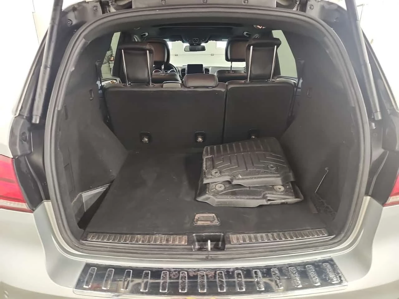 Mercedes-Benz GLE 400  | DISTRONIC | 360 |  PANO | ДВА КЛЮЧА , снимка 15 - Автомобили и джипове - 54944915