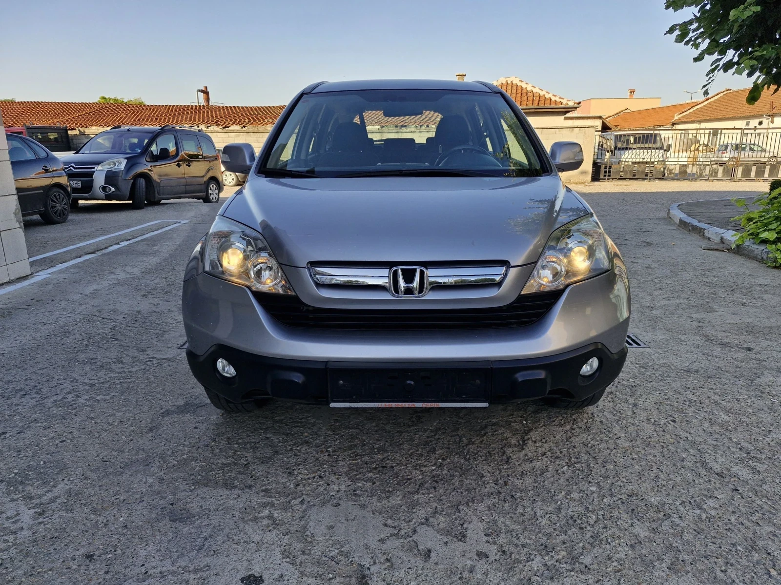 Honda Cr-v 2.0 бензин 150к.с. Фейслифт Като нова, снимка 2 - Автомобили и джипове - 55081186