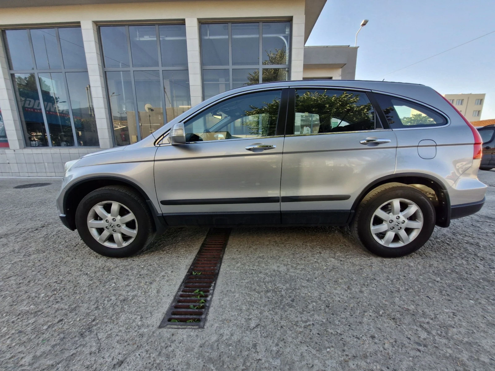 Honda Cr-v 2.0 бензин 150к.с. Фейслифт Като нова, снимка 5 - Автомобили и джипове - 55081186