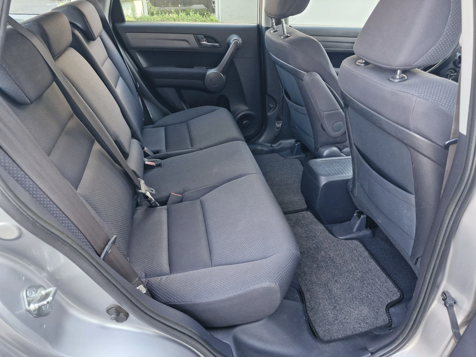Honda Cr-v 2.0 бензин 150к.с. Фейслифт Като нова, снимка 15 - Автомобили и джипове - 55081186