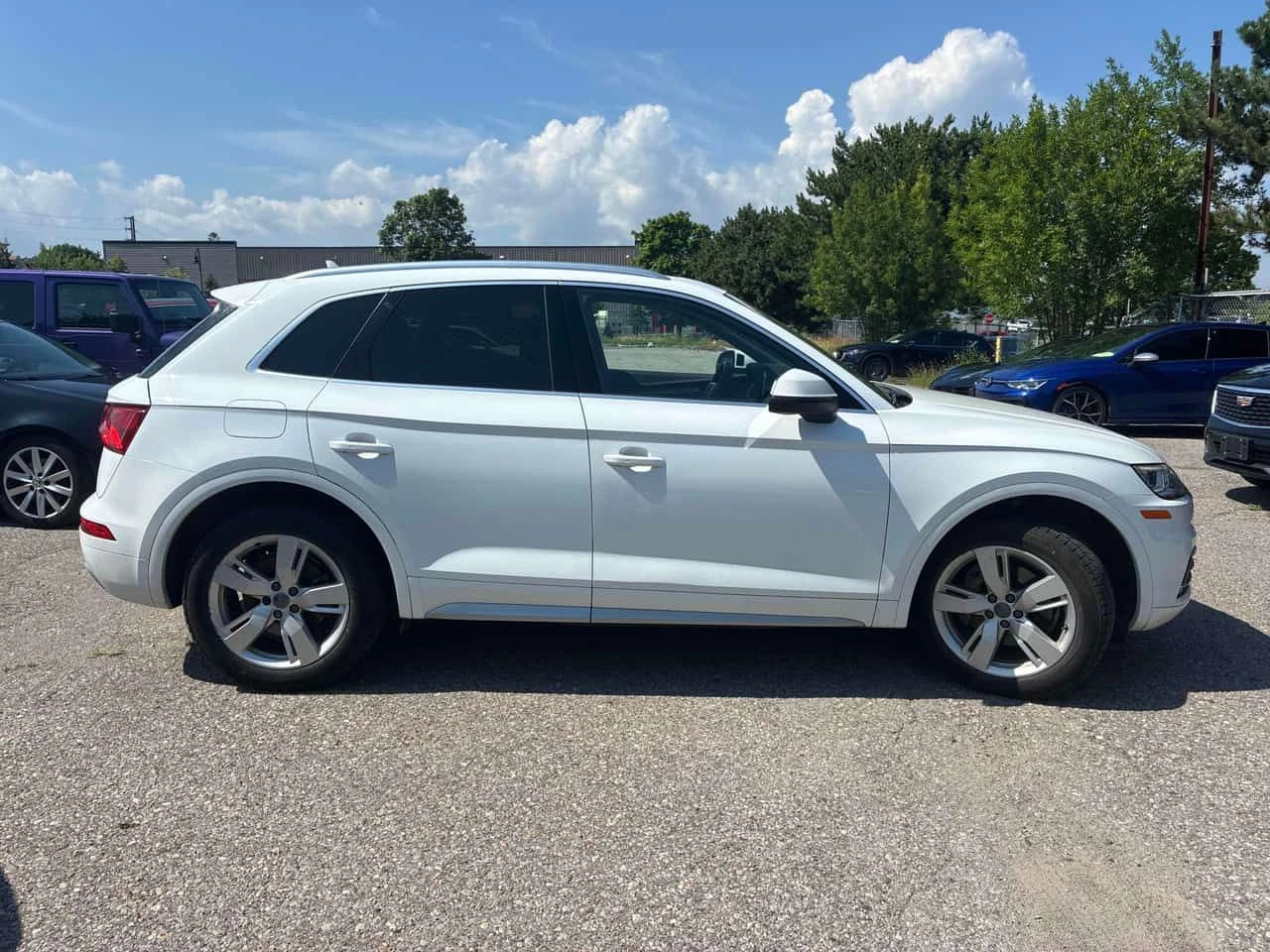 Audi Q5 Technik | CARFAX | АВТОКРЕДИТ БЕЗ ПЪРВОНАЧАЛНА , снимка 4 - Автомобили и джипове - 55384181