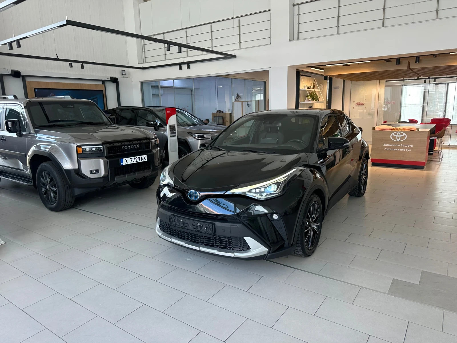 Toyota C-HR Black Edition, снимка 2 - Автомобили и джипове - 55876755