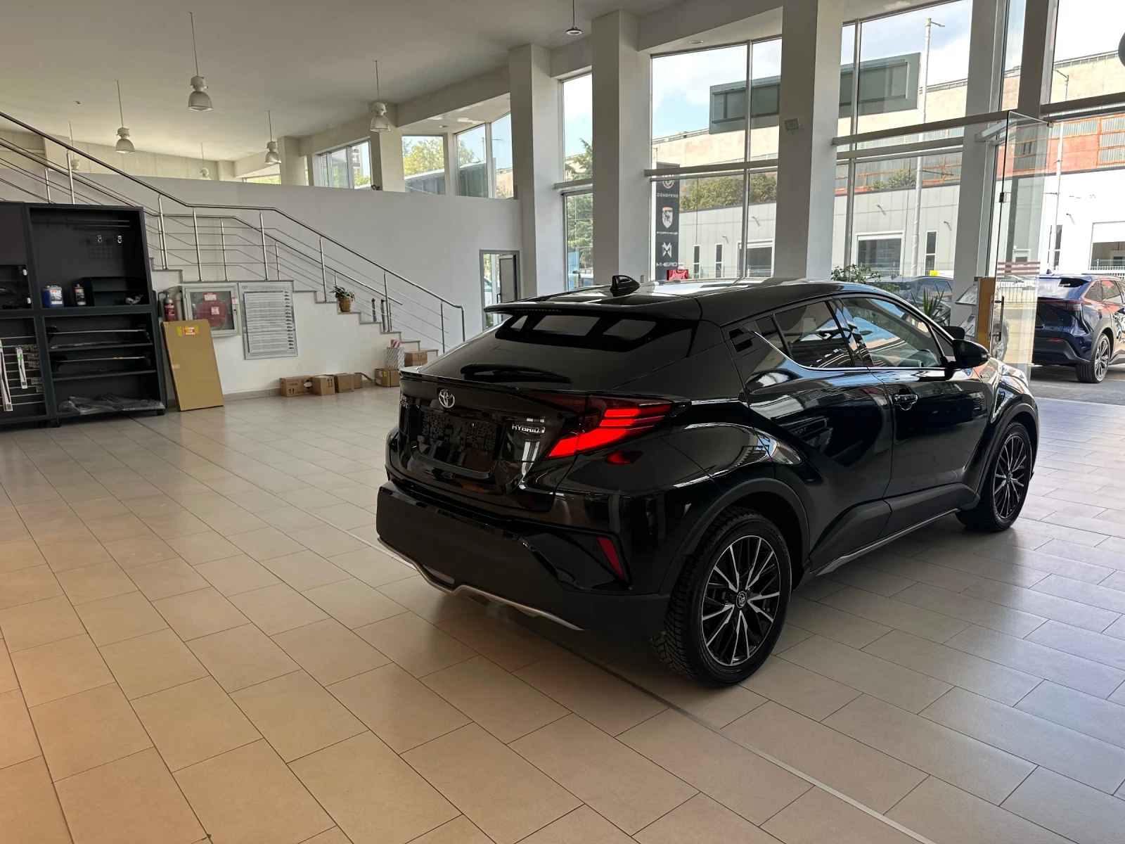 Toyota C-HR Black Edition, снимка 6 - Автомобили и джипове - 55876755