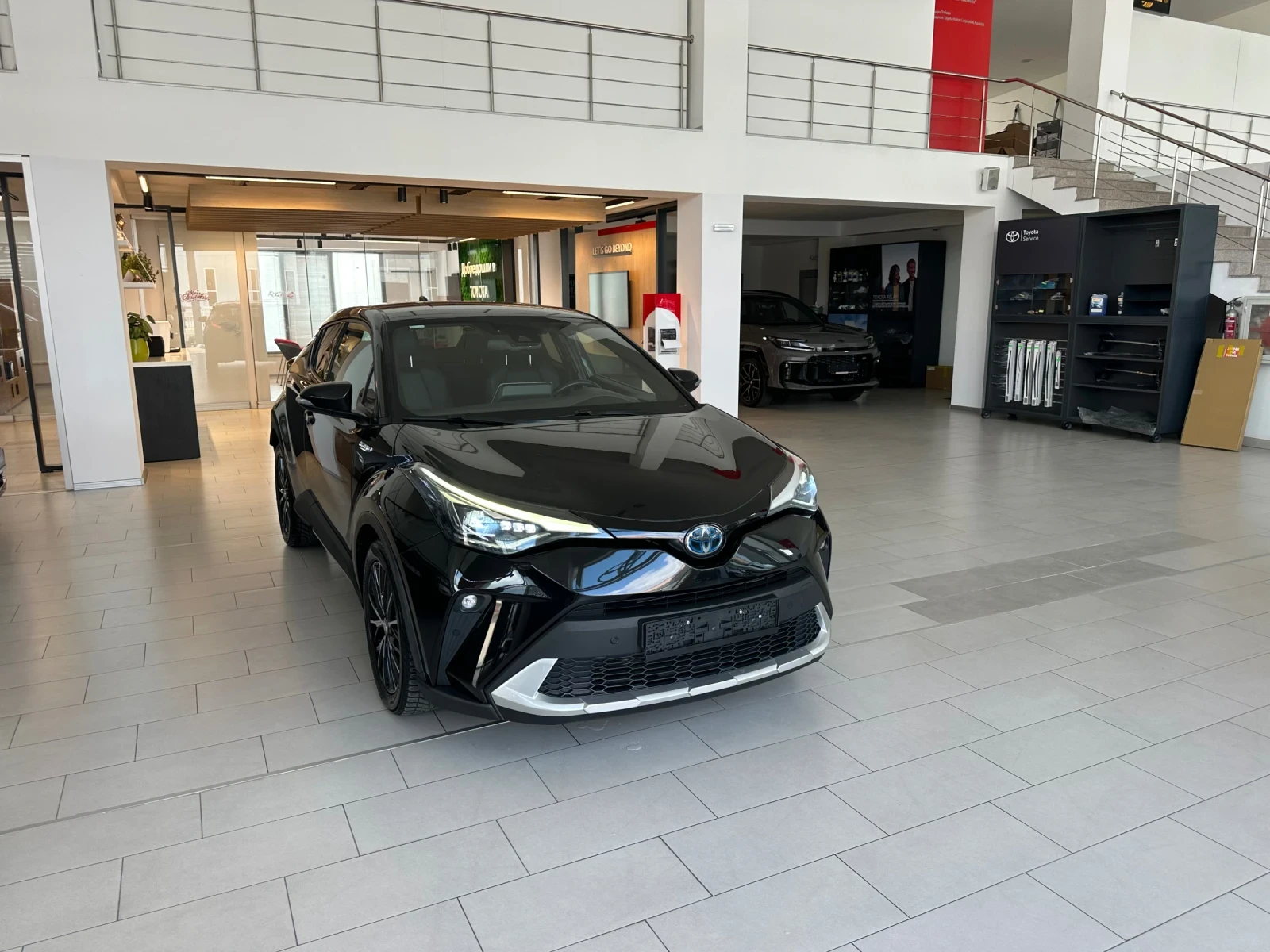 Toyota C-HR Black Edition, снимка 7 - Автомобили и джипове - 55876755