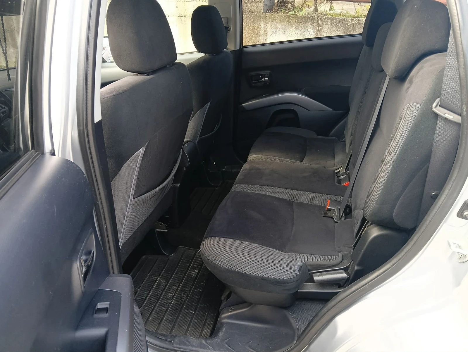 Mitsubishi Outlander 2.0, снимка 16 - Автомобили и джипове - 56433155