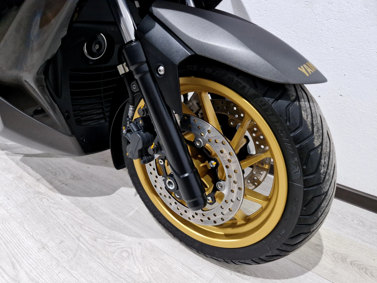 Yamaha X-max 400ie, 2014г!22079км! AKRAPOVIC!, снимка 11 - Мотоциклети и мототехника - 55451340