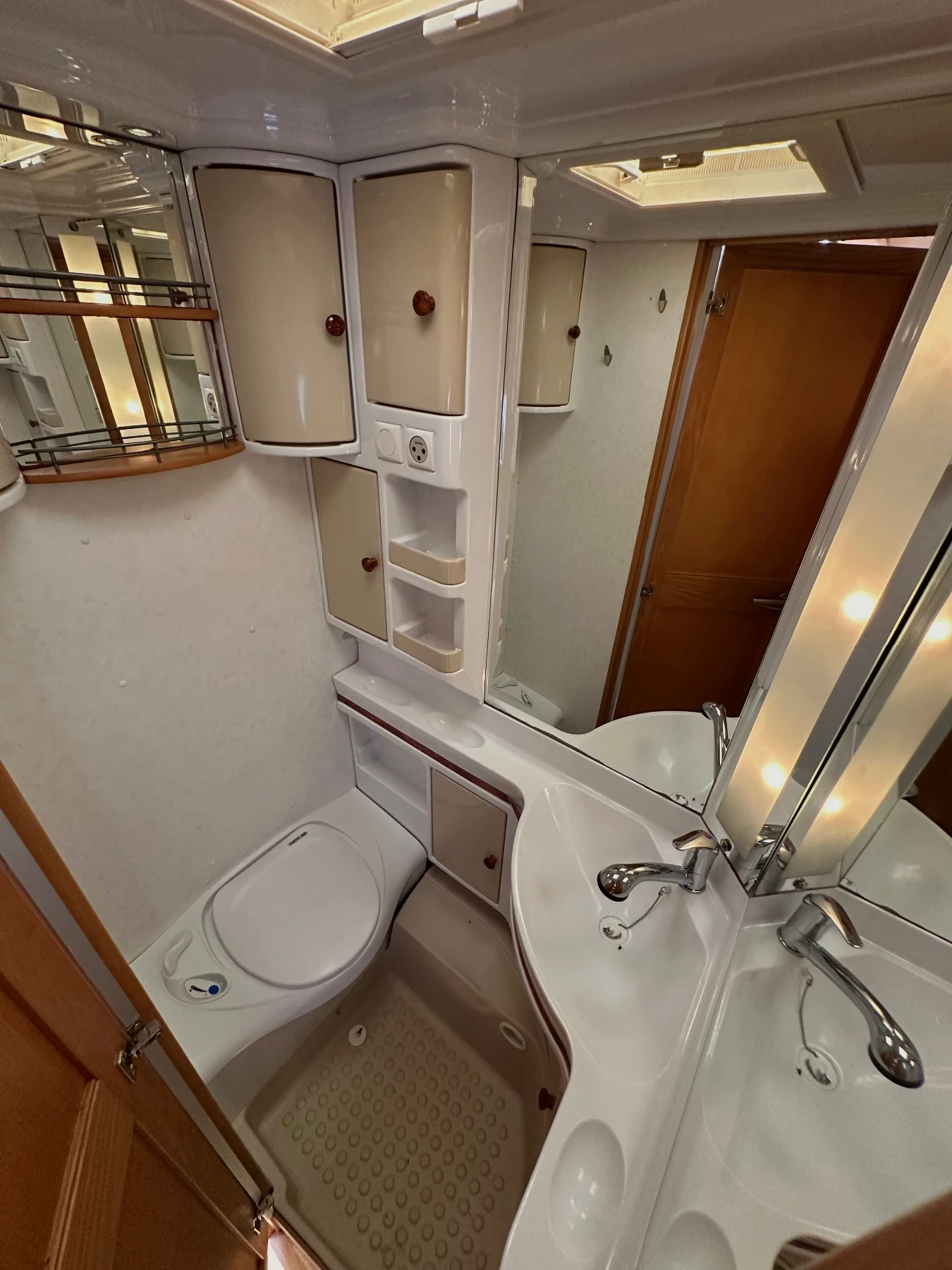  Hobby Prestige 8-! /  //  | Mobile.bg   15