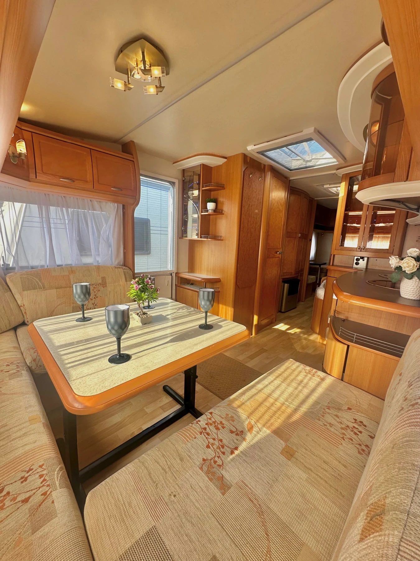 Каравана Hobby Prestige 8-Местна! /НОВ ВНОС /РЕГИСТРИРАНА/ УНИКАТ - изображение 8