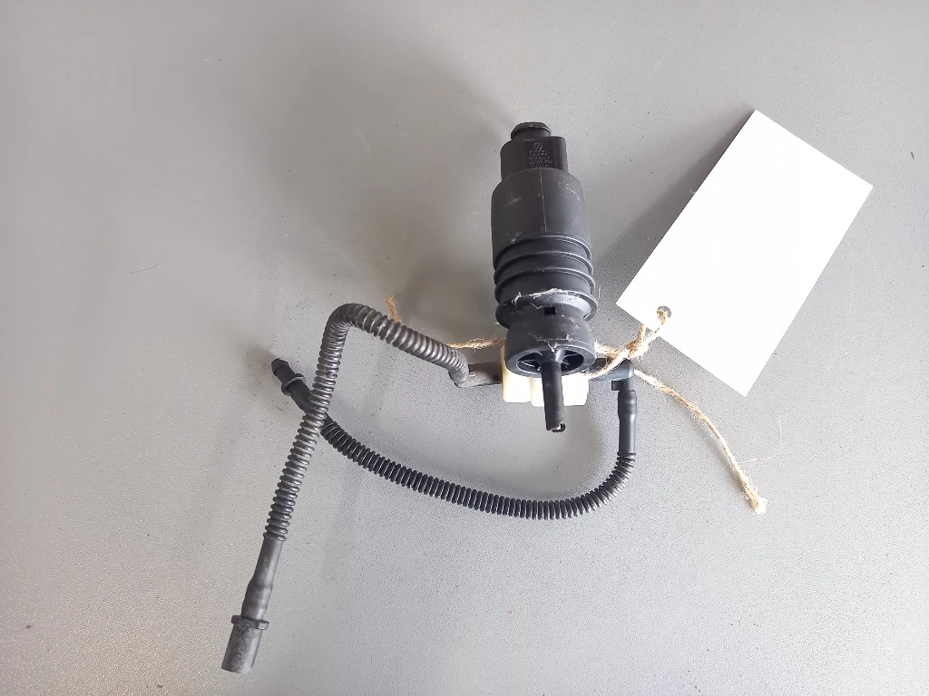 Помпа чистачки Фолксваген Голф 1.4Б