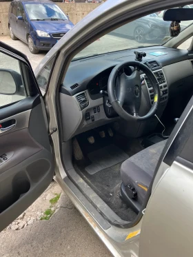 Toyota Avensis verso 2.0 D-4D, снимка 6
